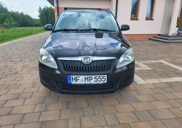 świętokrzyskie Skoda Fabia cena 18900 przebieg: 142000, rok produkcji 2013 z Złoczew